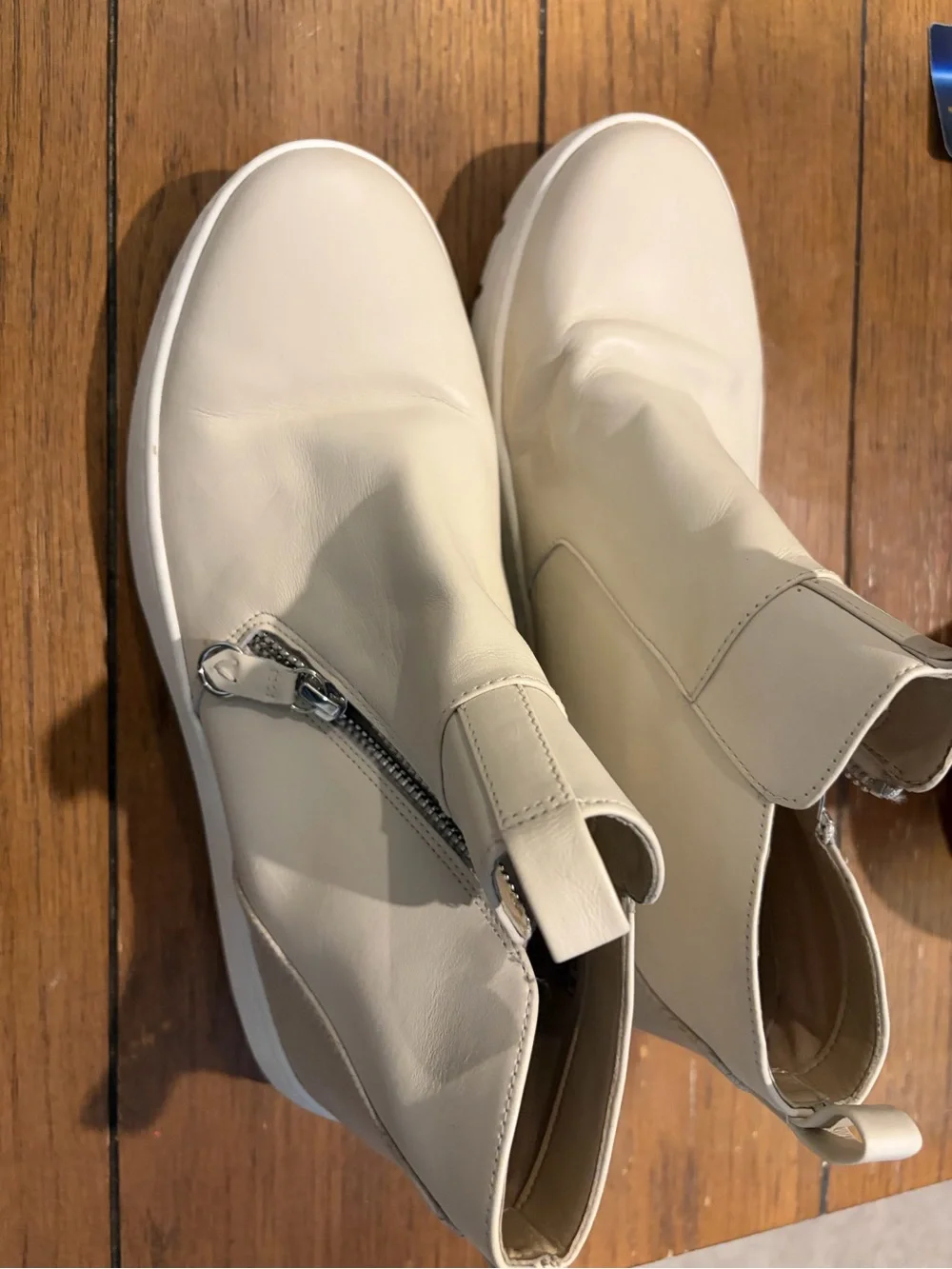 Vionic Cream Leather Ankle Booties with Side Zipper